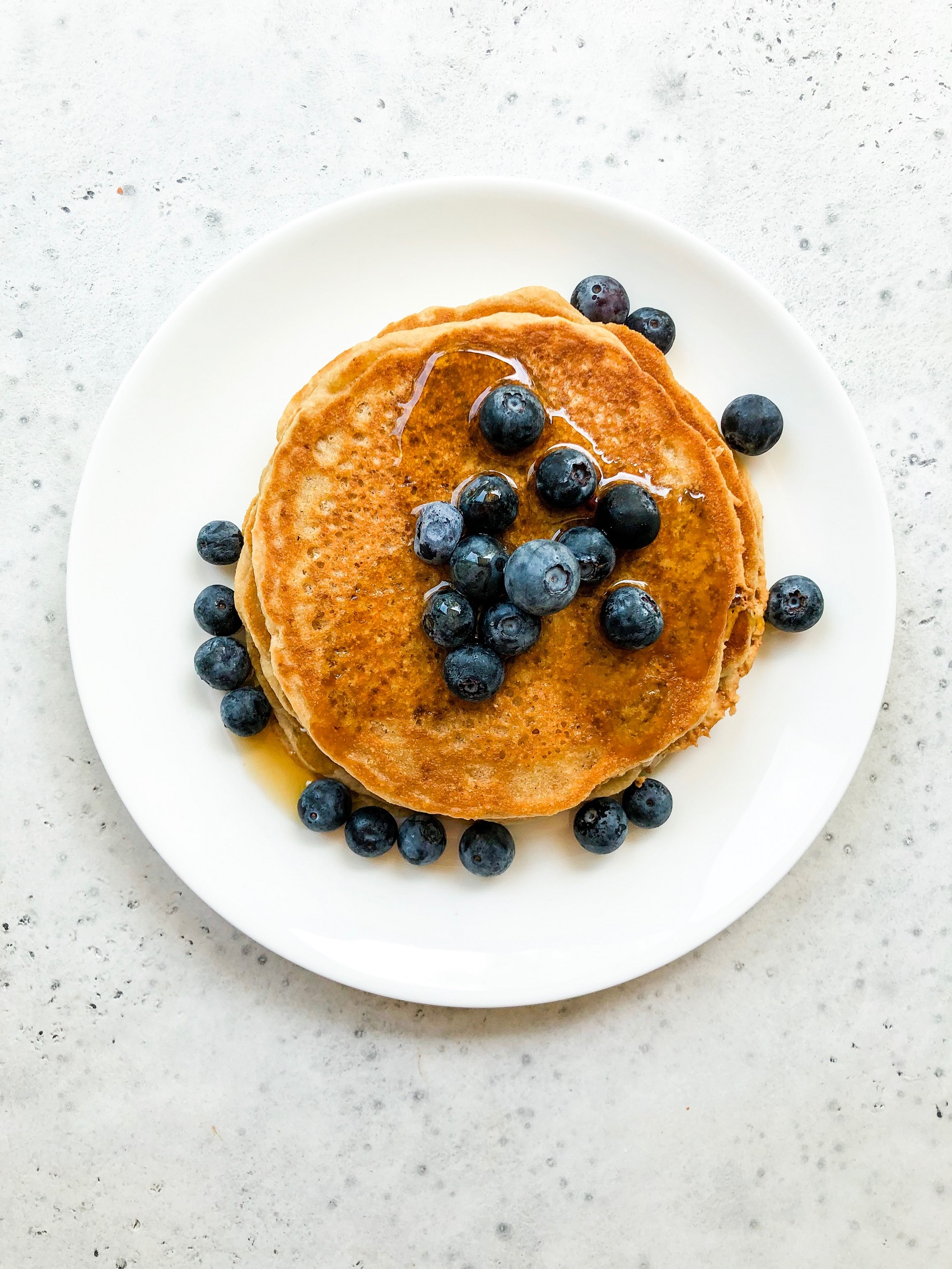 Fluffy Banana Oat Blueberry Pancakes | Living Well with Nic