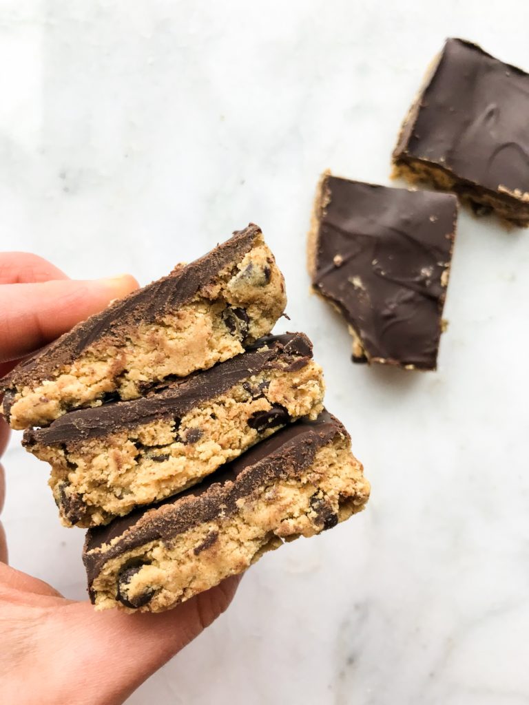 Raw Vegan Chocolate Chip Cookie Dough Bars | Living Well With Nic