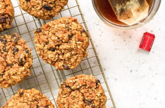 muffins with tea